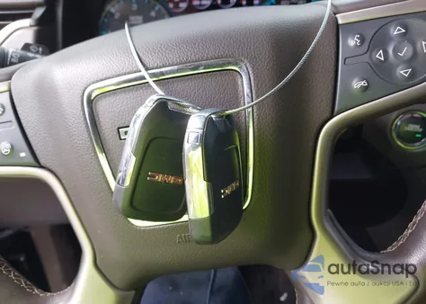 2017 GMC Yukon Xl Denali z USA, uszkodzony, nr VIN 1GKS2HKJ4HR236489